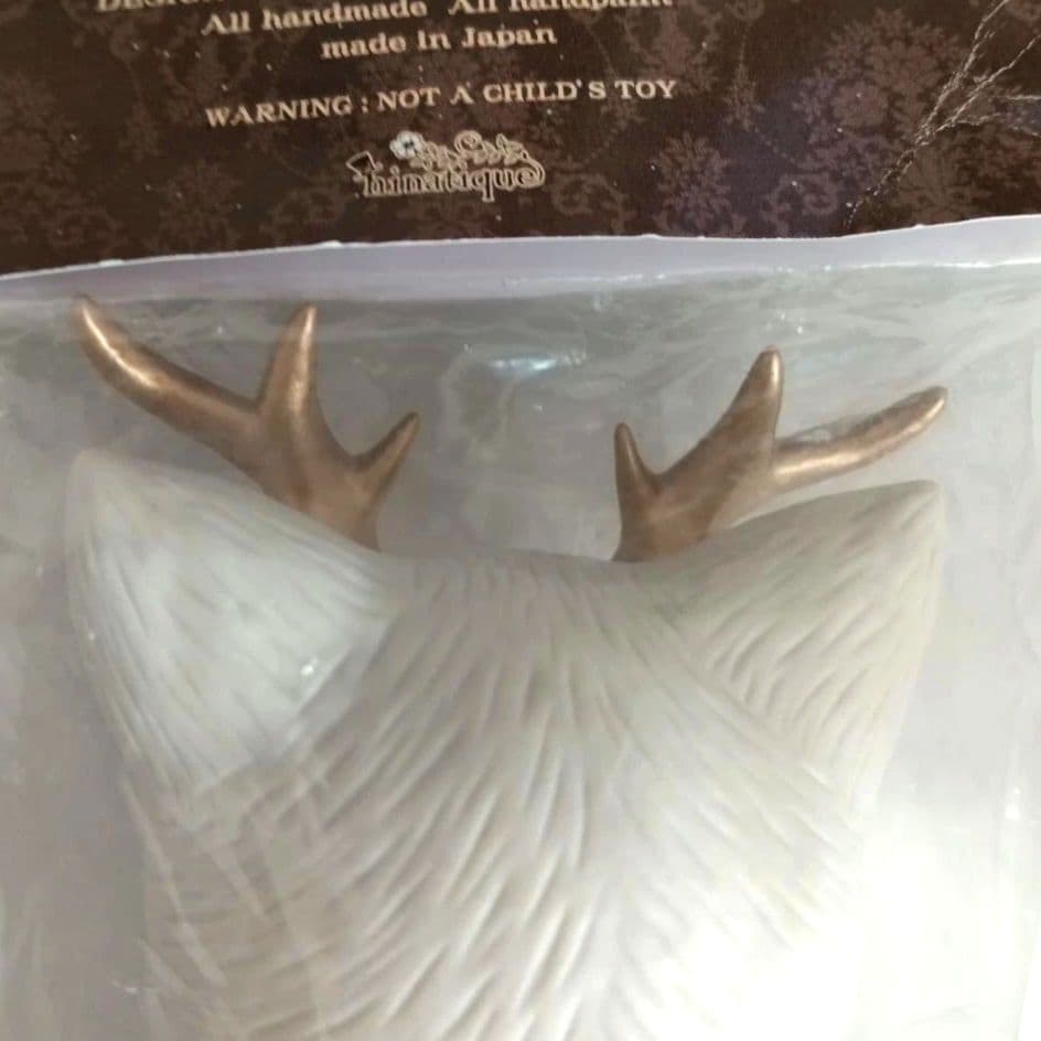 モリス　ひなたかほり　MORRIS The Cat with Antlers