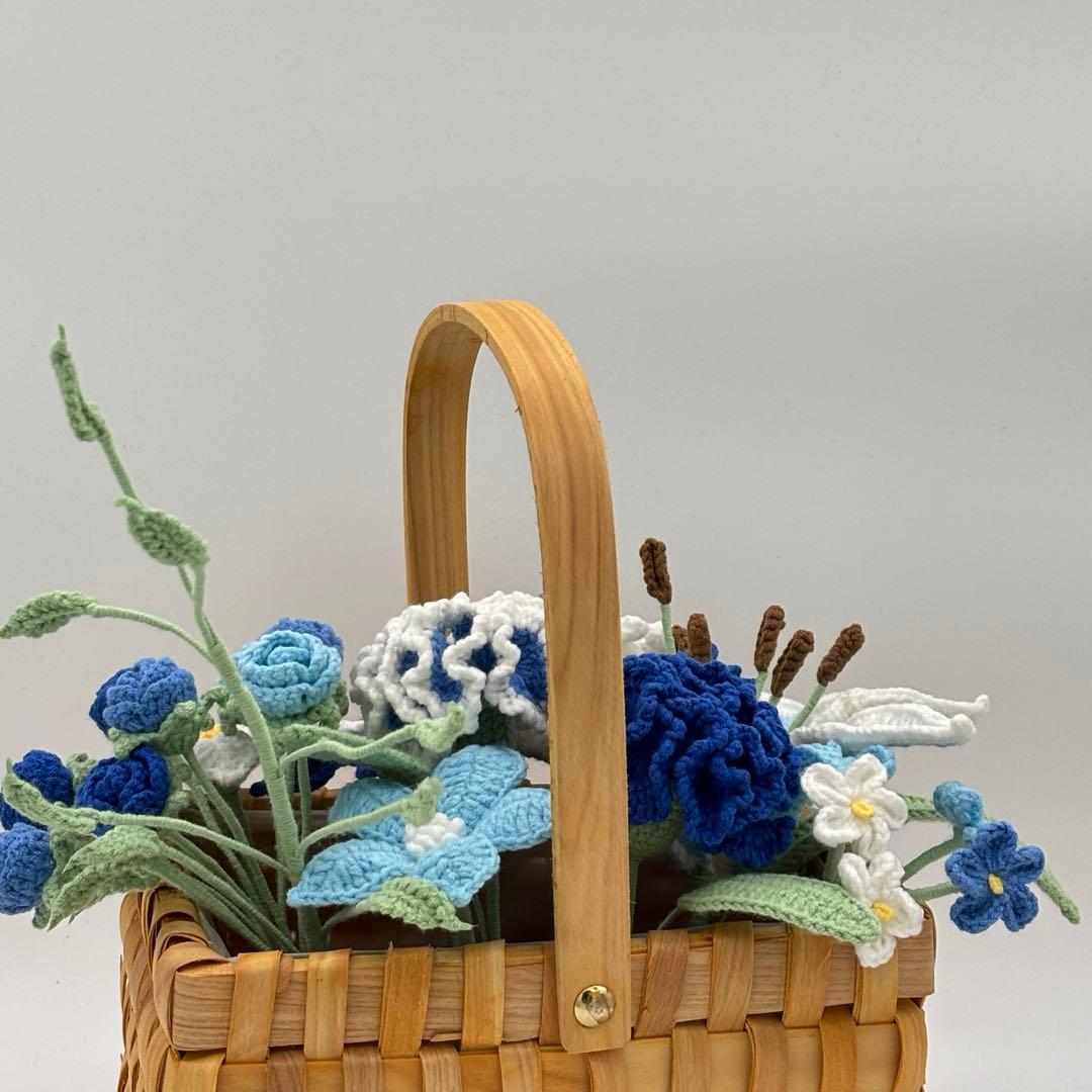 かぎ針編みの青い花のバスケット　母の日　百合　カーネーション　枯れないお花