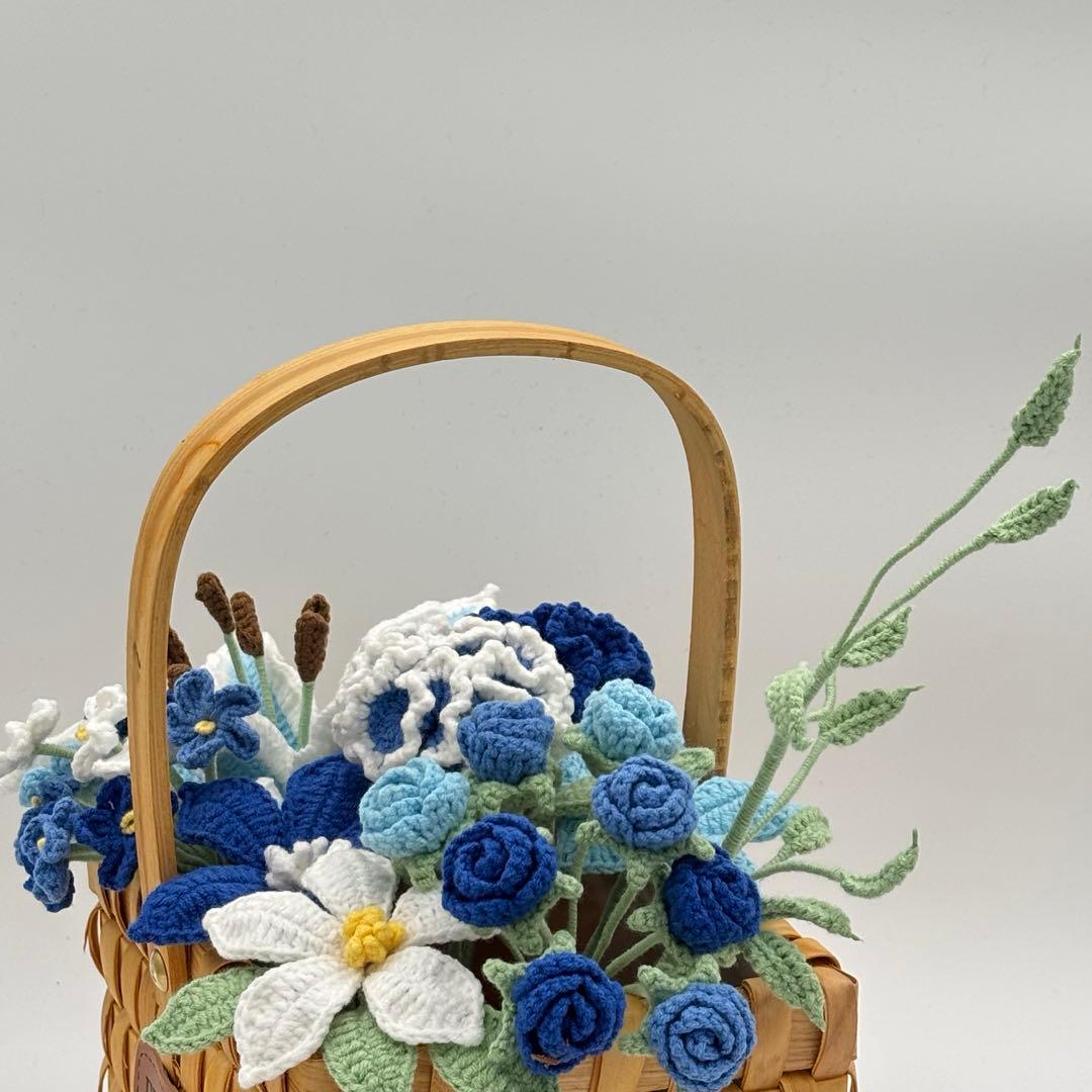 かぎ針編みの青い花のバスケット　母の日　百合　カーネーション　枯れないお花