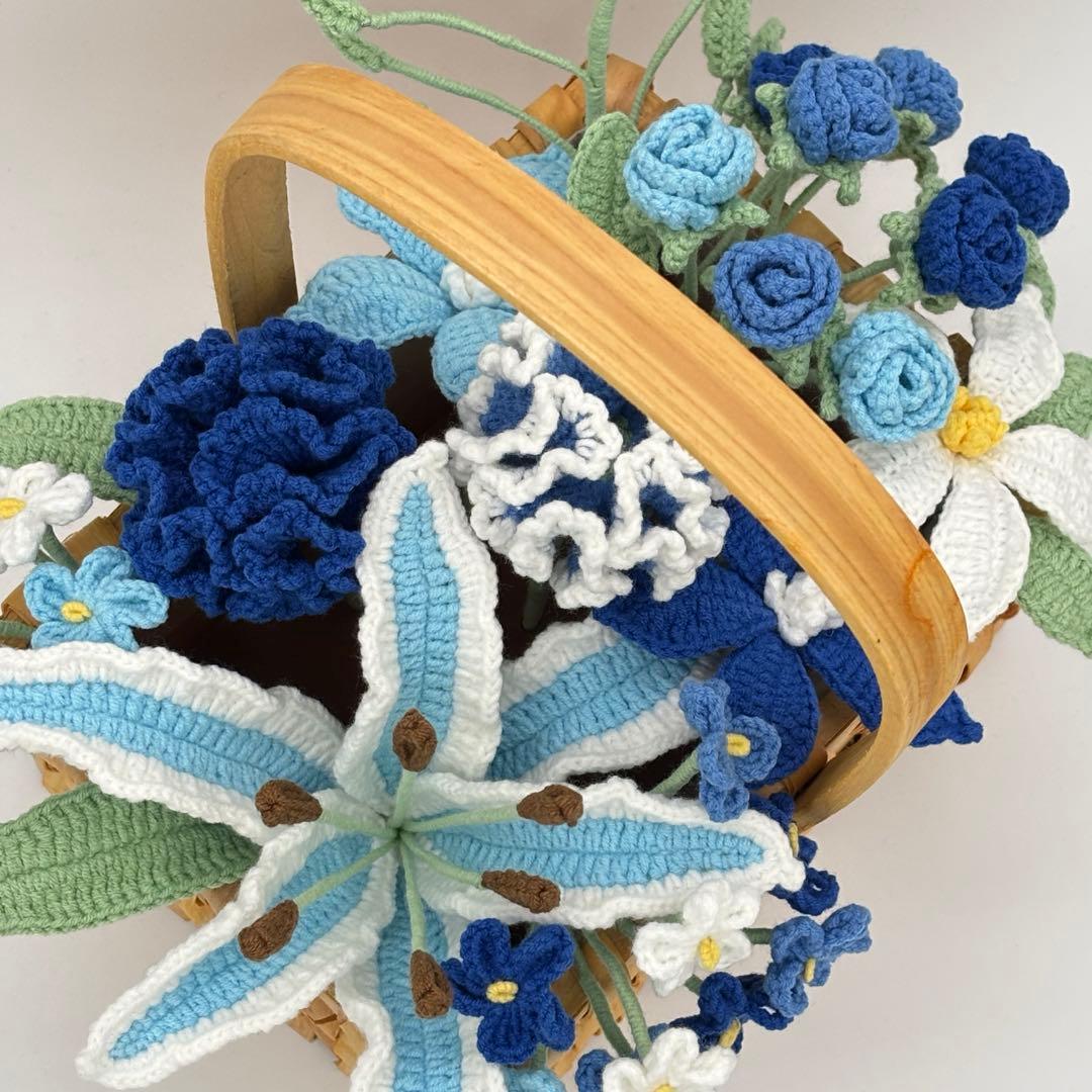 かぎ針編みの青い花のバスケット　母の日　百合　カーネーション　枯れないお花
