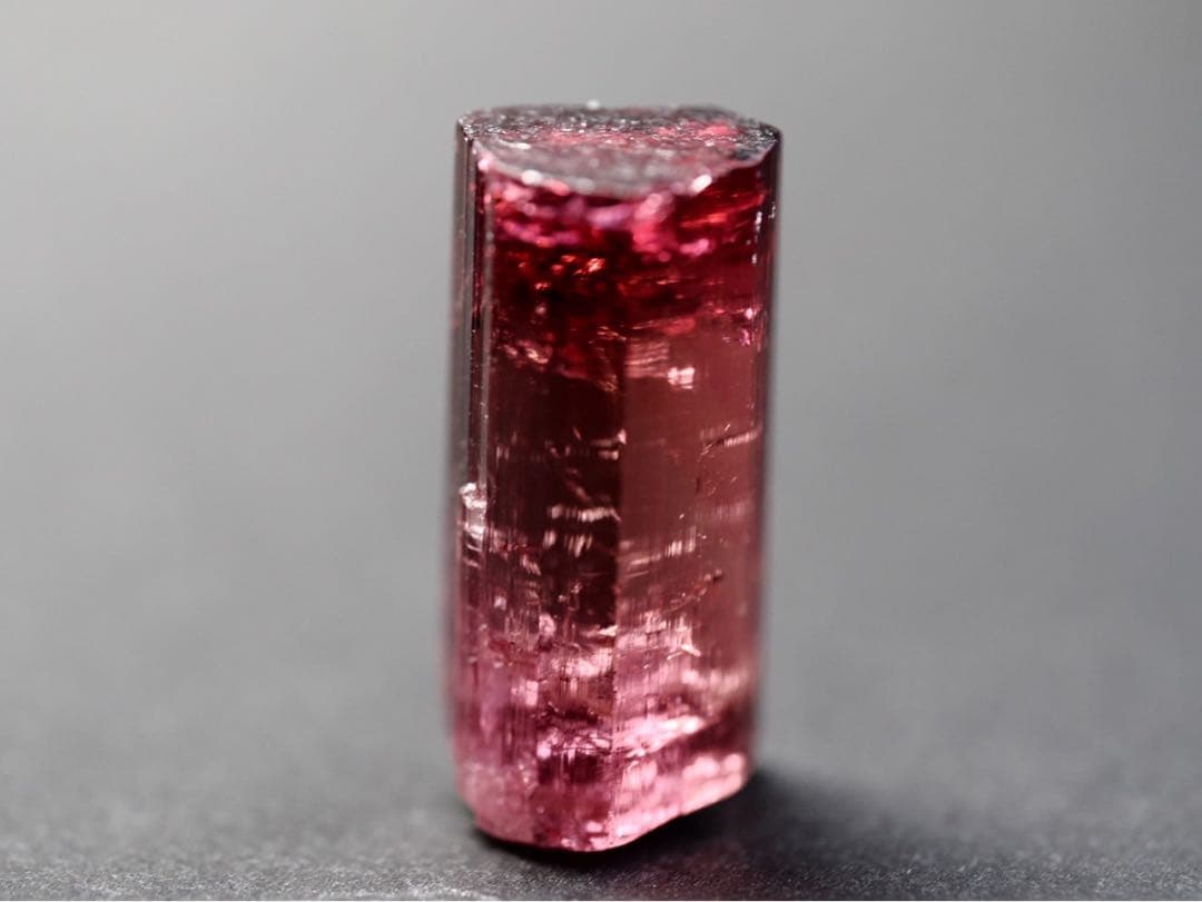 ブラジル・クルゼイロ鉱山産 ルベライト（ピンクトルマリン）結晶