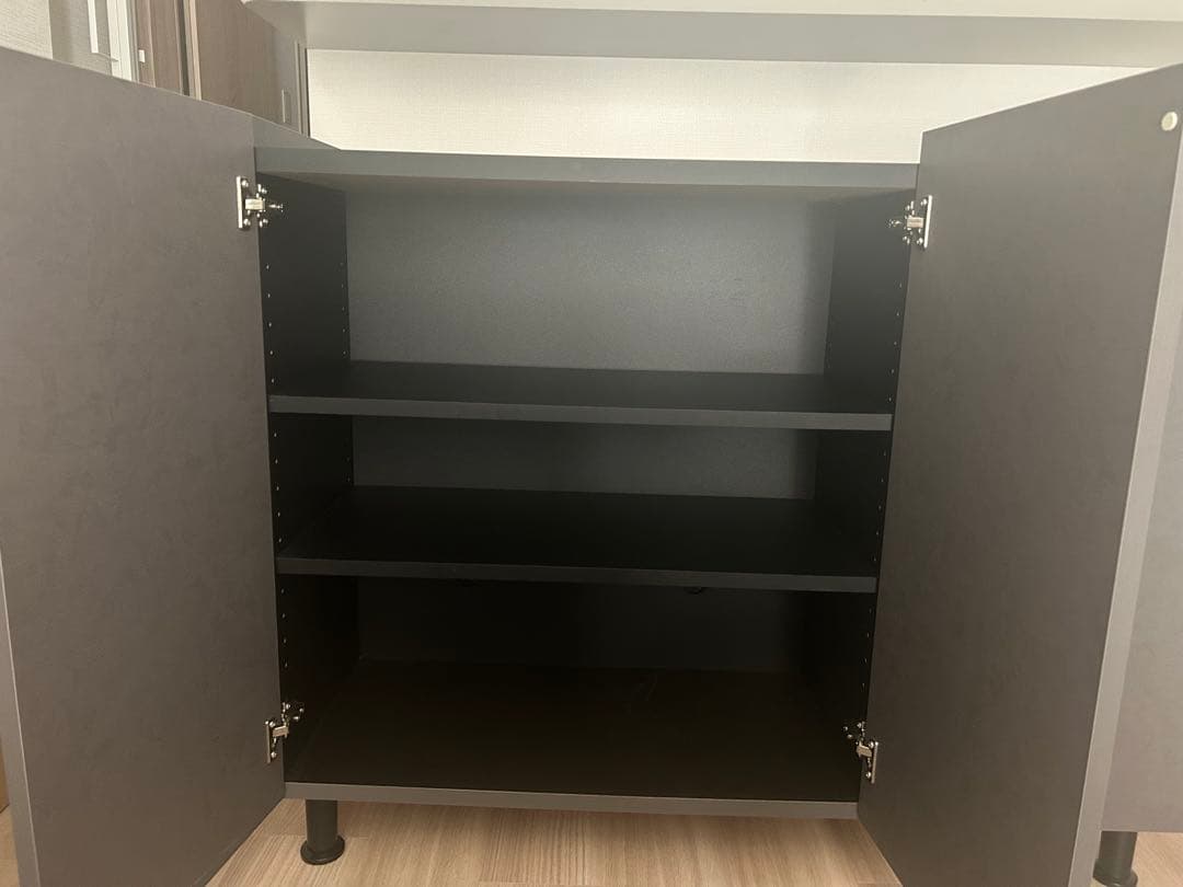 ニトリ　塗り壁調モダンキャビネット（3枚扉　幅105cm GY/BK)