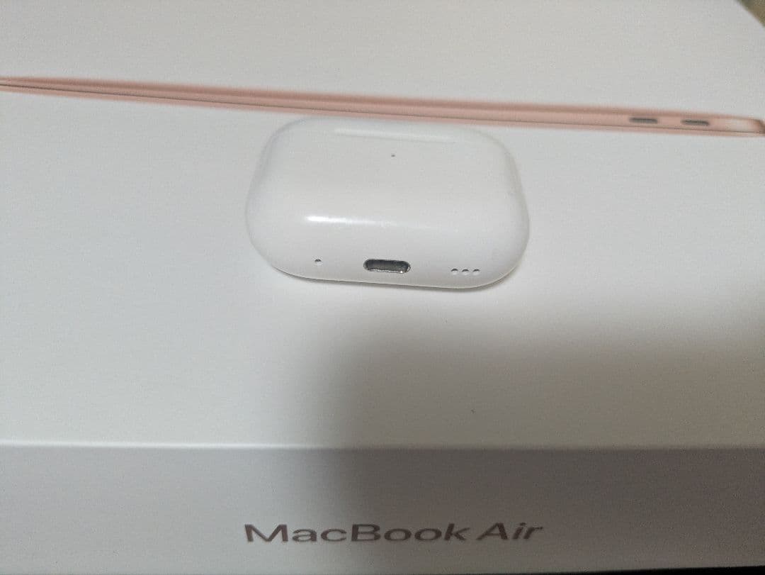 ほぼ新品MacBookAir M1 8GB 256GB AirPodsPro第2