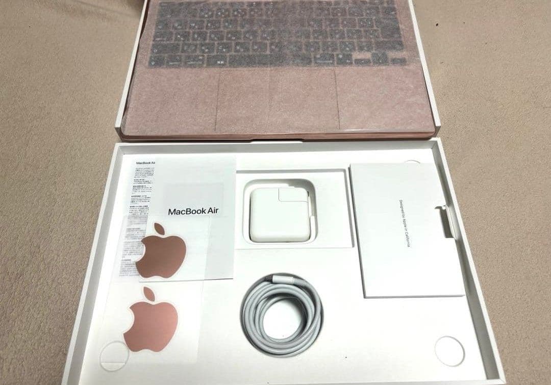 ほぼ新品MacBookAir M1 8GB 256GB AirPodsPro第2