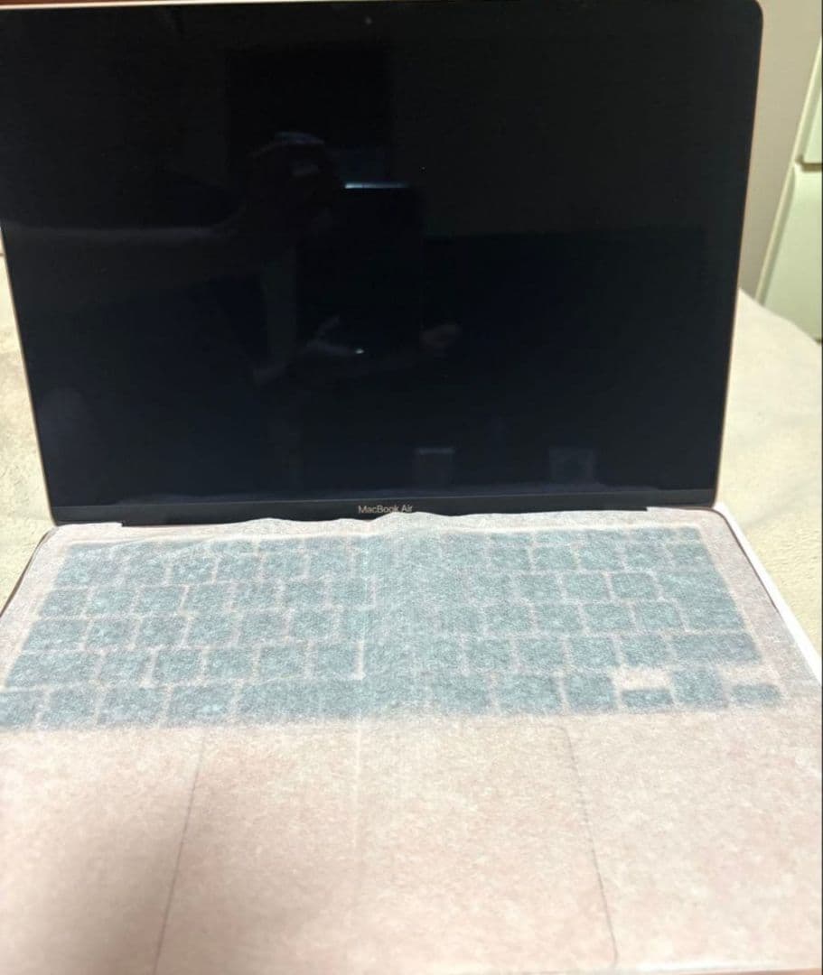 ほぼ新品MacBookAir M1 8GB 256GB AirPodsPro第2