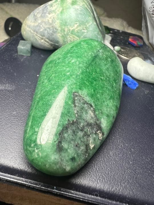 30000→25000 ロシア産　翡翠　原石　タンブル