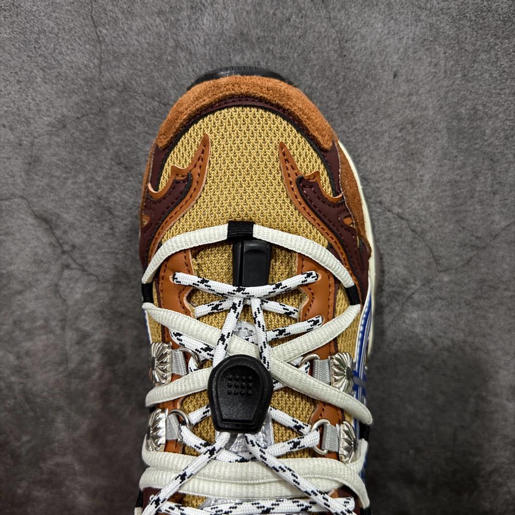 TOGA ASICS Gel-Cumulus 16 TG ブラウン/ベージュ