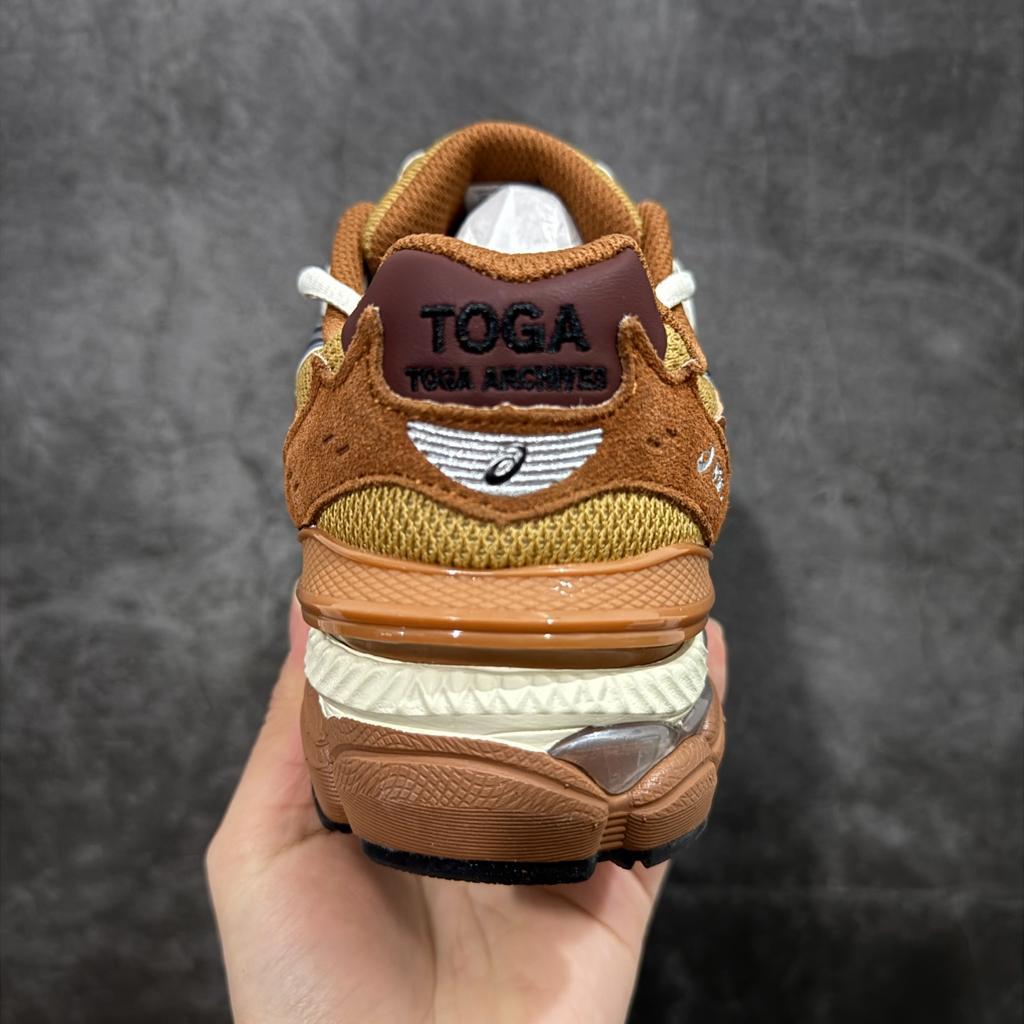 TOGA ASICS Gel-Cumulus 16 TG ブラウン/ベージュ