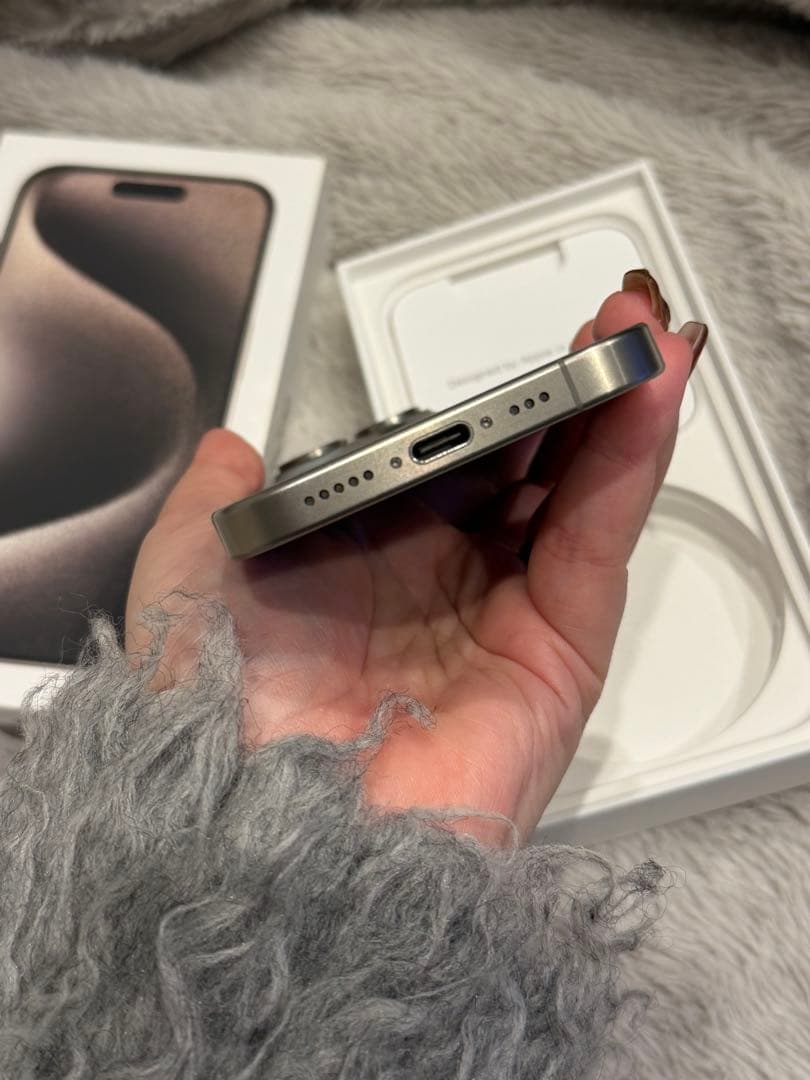 美品 iPhone15pro 本体128GBバッテリー最大容量88%SIMフリー
