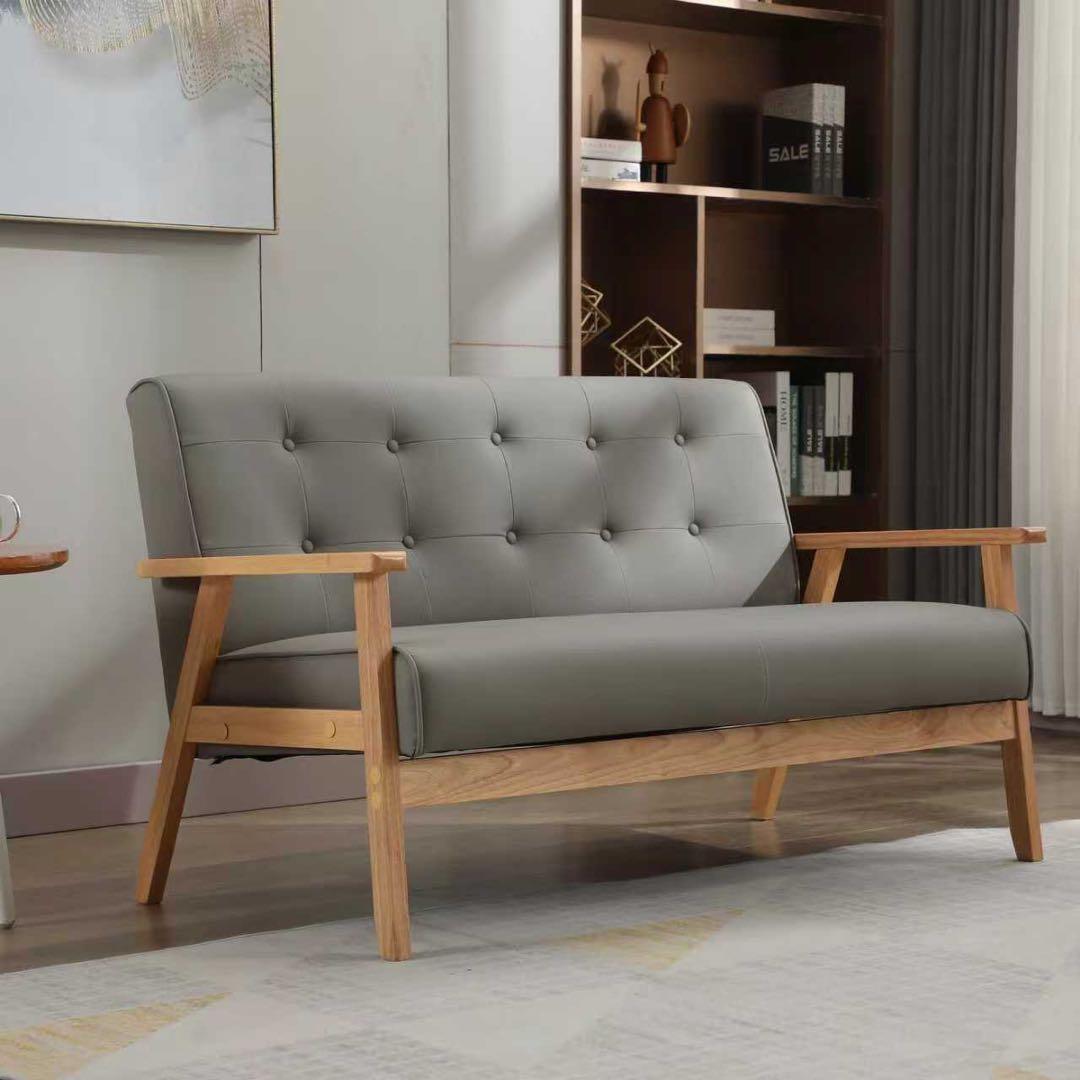 【新品】3人掛けPVCレザーソファ 天然木肘付き 高級感