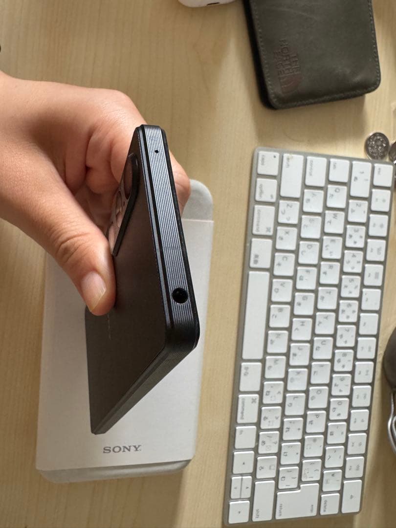 XQ-DQ44sony xperia 1 v, ケース付き