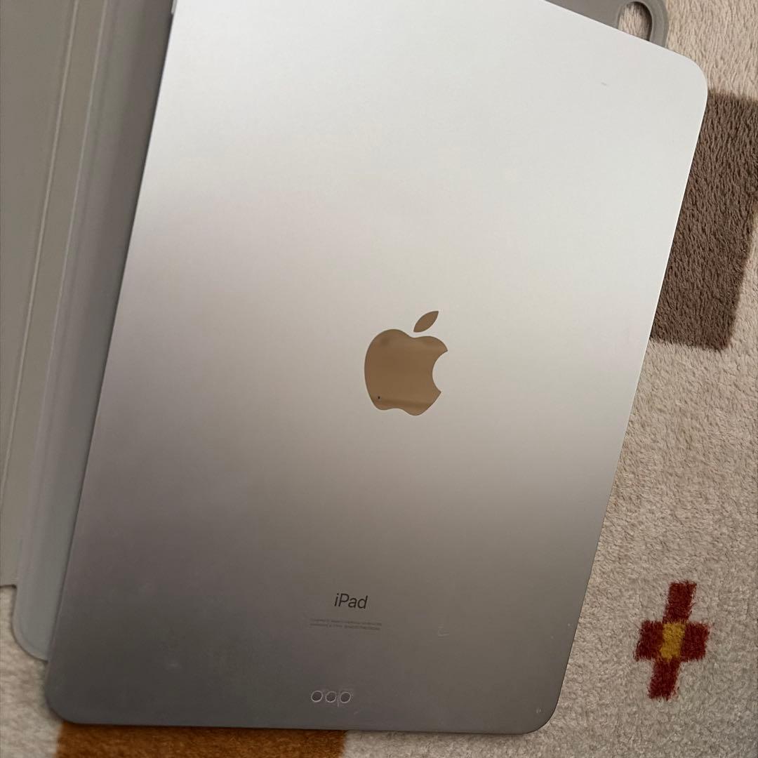 Apple iPadAir4シルバー Wi-Fiモデル 本体 カバー付き