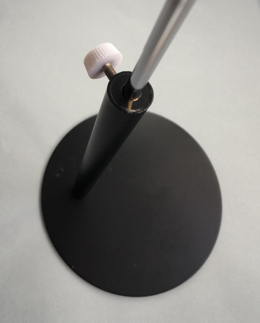 金属製ドールスタンド 台座直径約15cm 中古品 台座は重量のある鉄製ベース