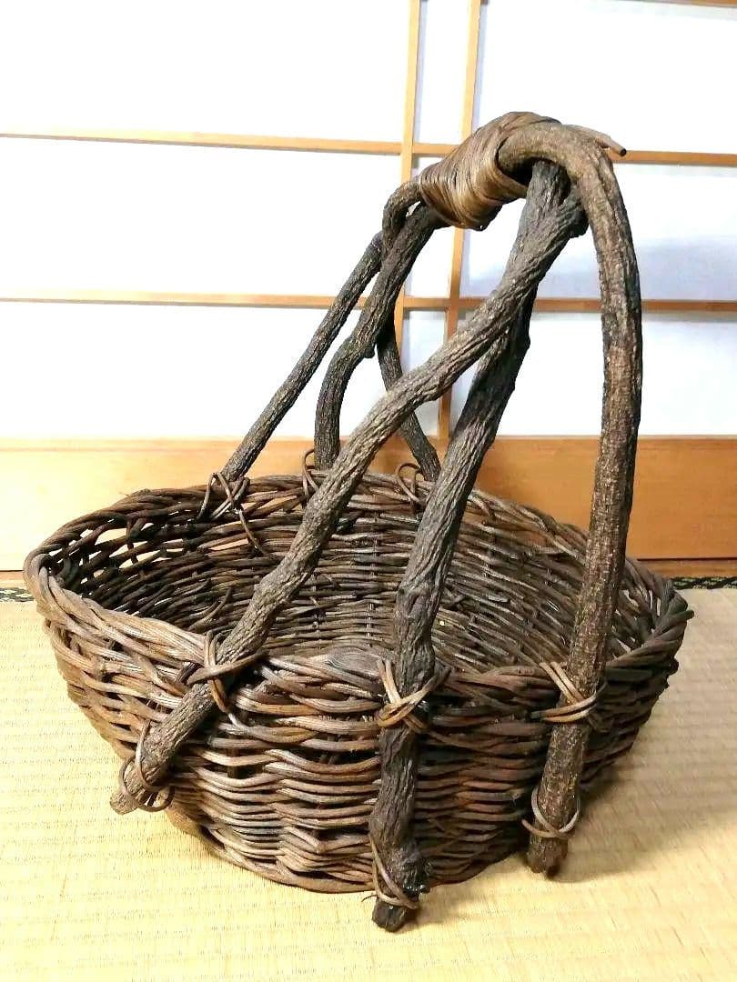 籠の中に商品をお入れして~ディスプレーにいかがでしょうか!　No.1