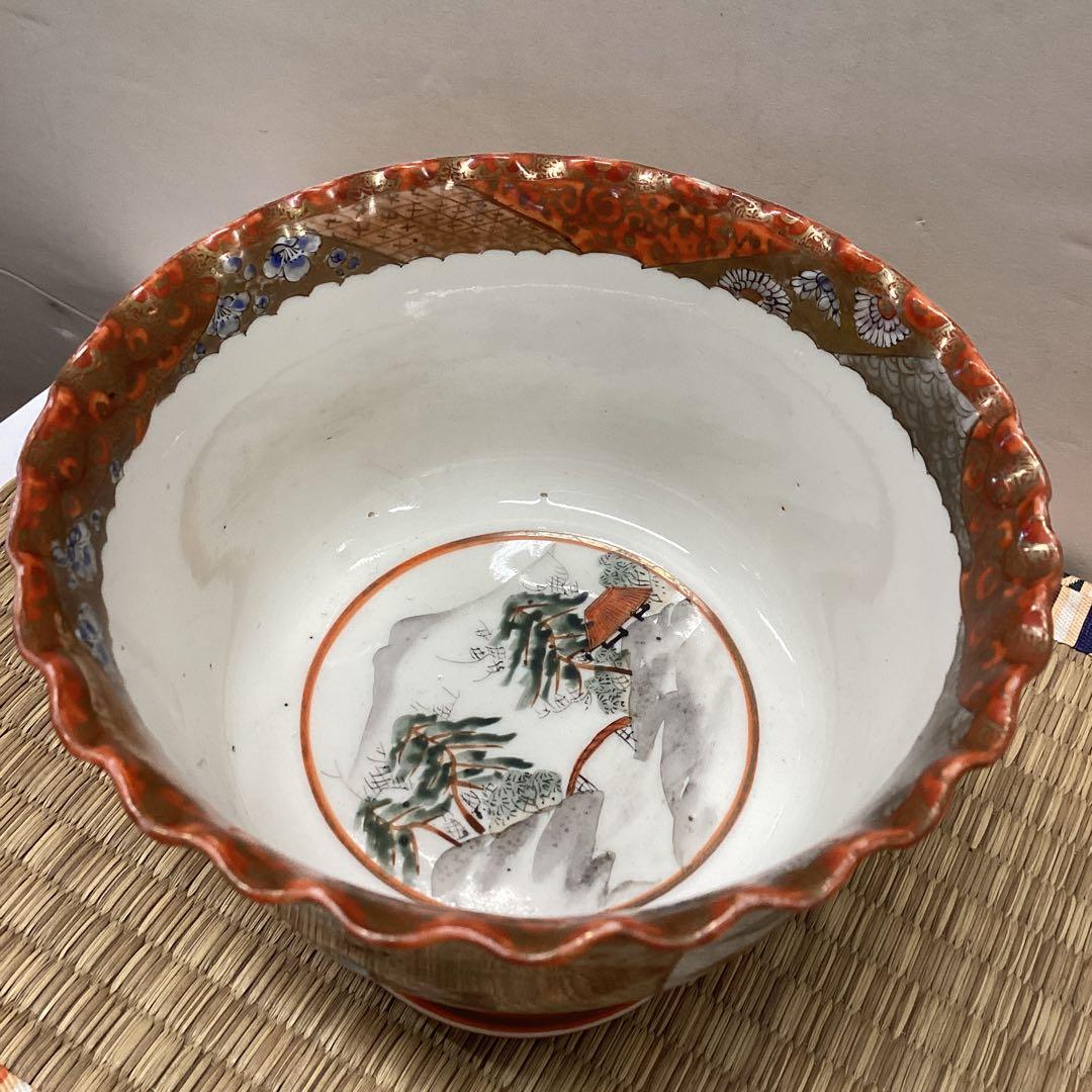 虎と人物のデザイン陶器