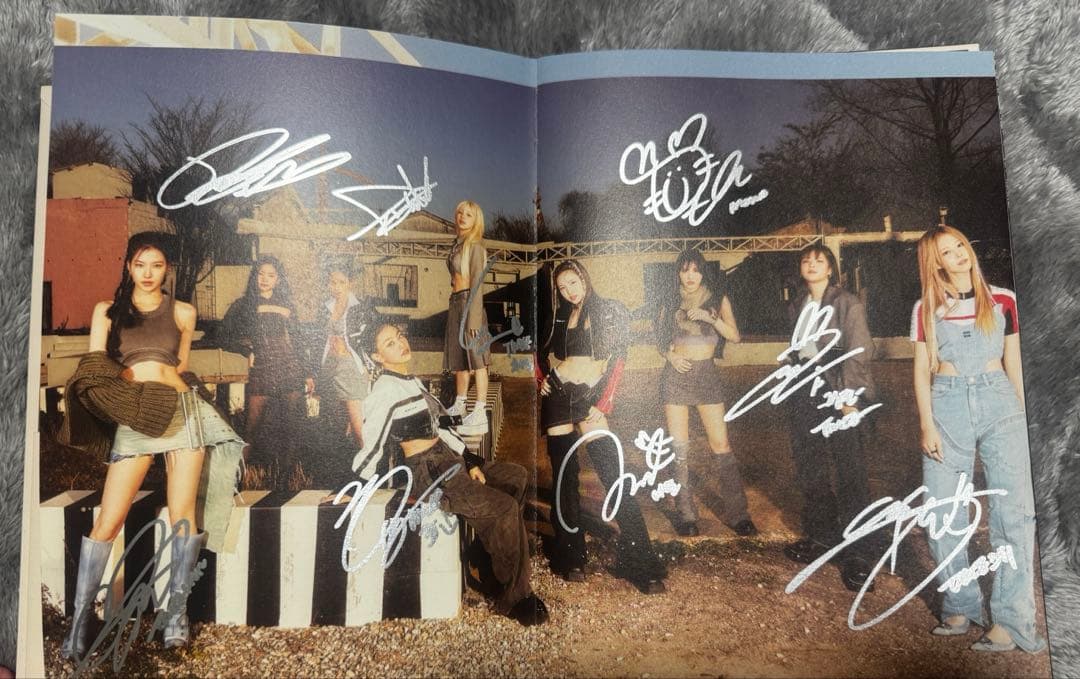 TWICE READY TO BE 直筆サイン