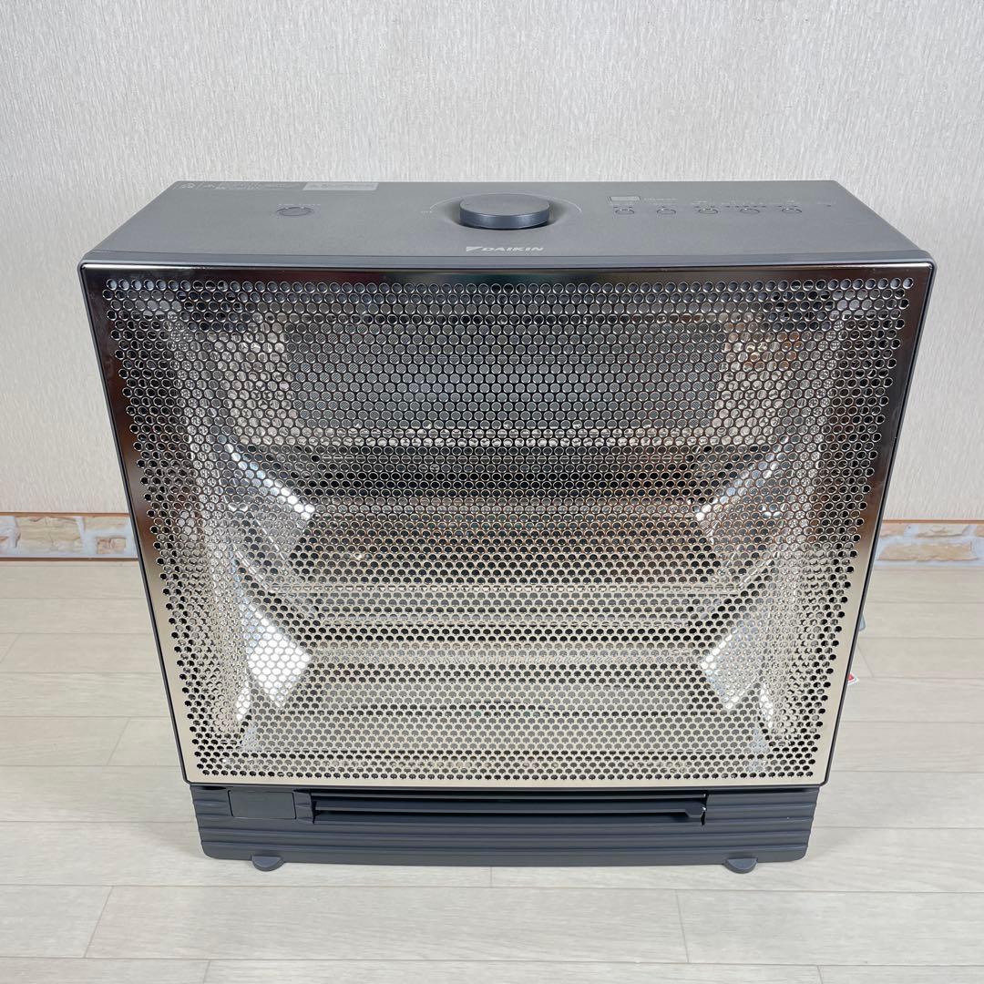 2024年製DAIKIN WRH135AS-H 遠赤外線　暖房機　ダイキン