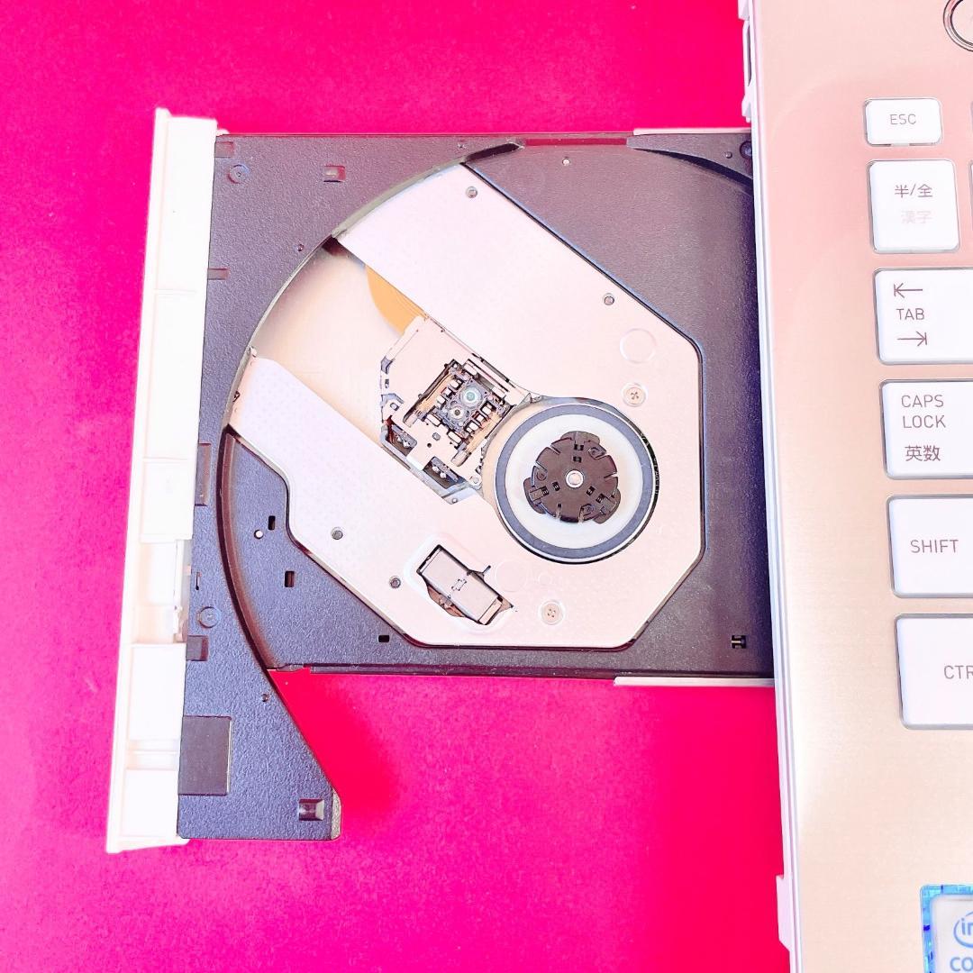 美品✨Corei7✨️ゴールド薄型ノートパソコン！カメラSSD512GBブルーレイ