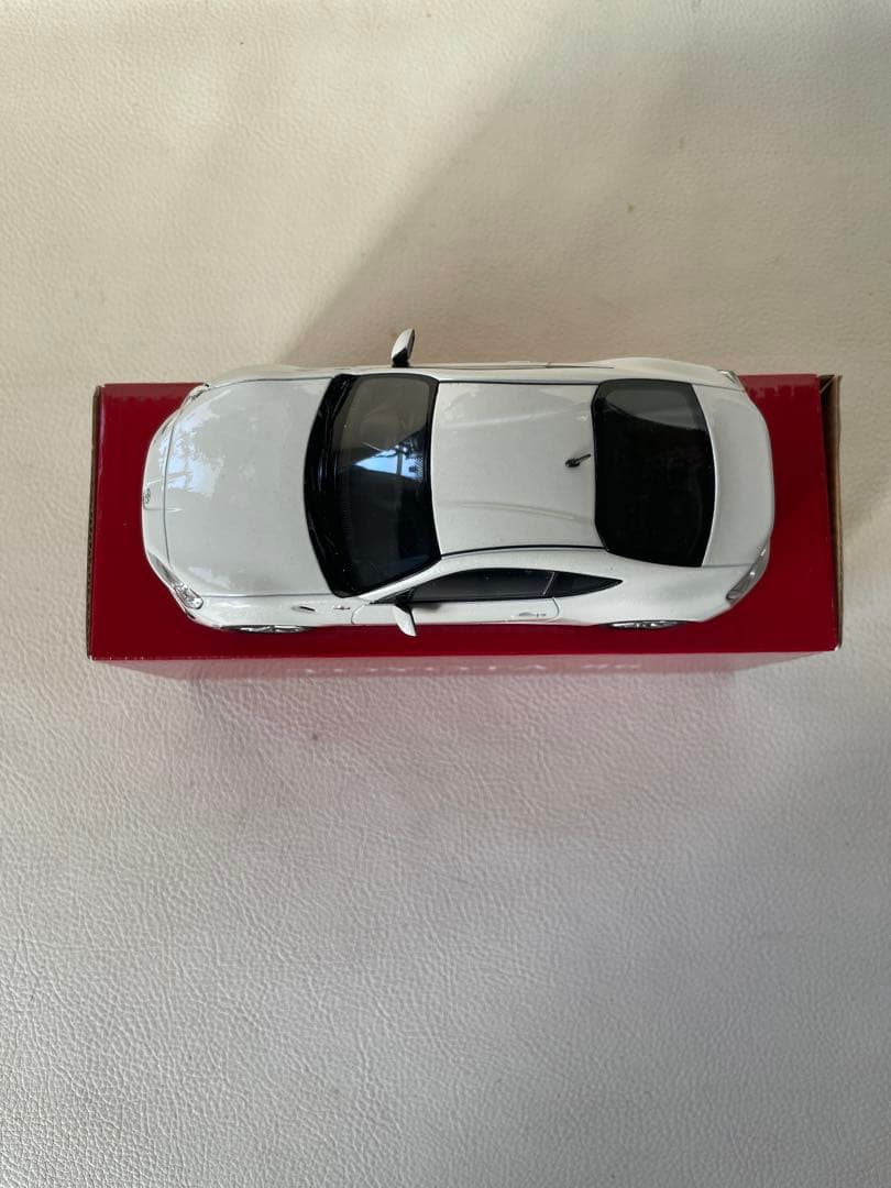 トヨタ 86 色見本 ミニカー 1/30 ①37J サテンホワイトパール 非売品