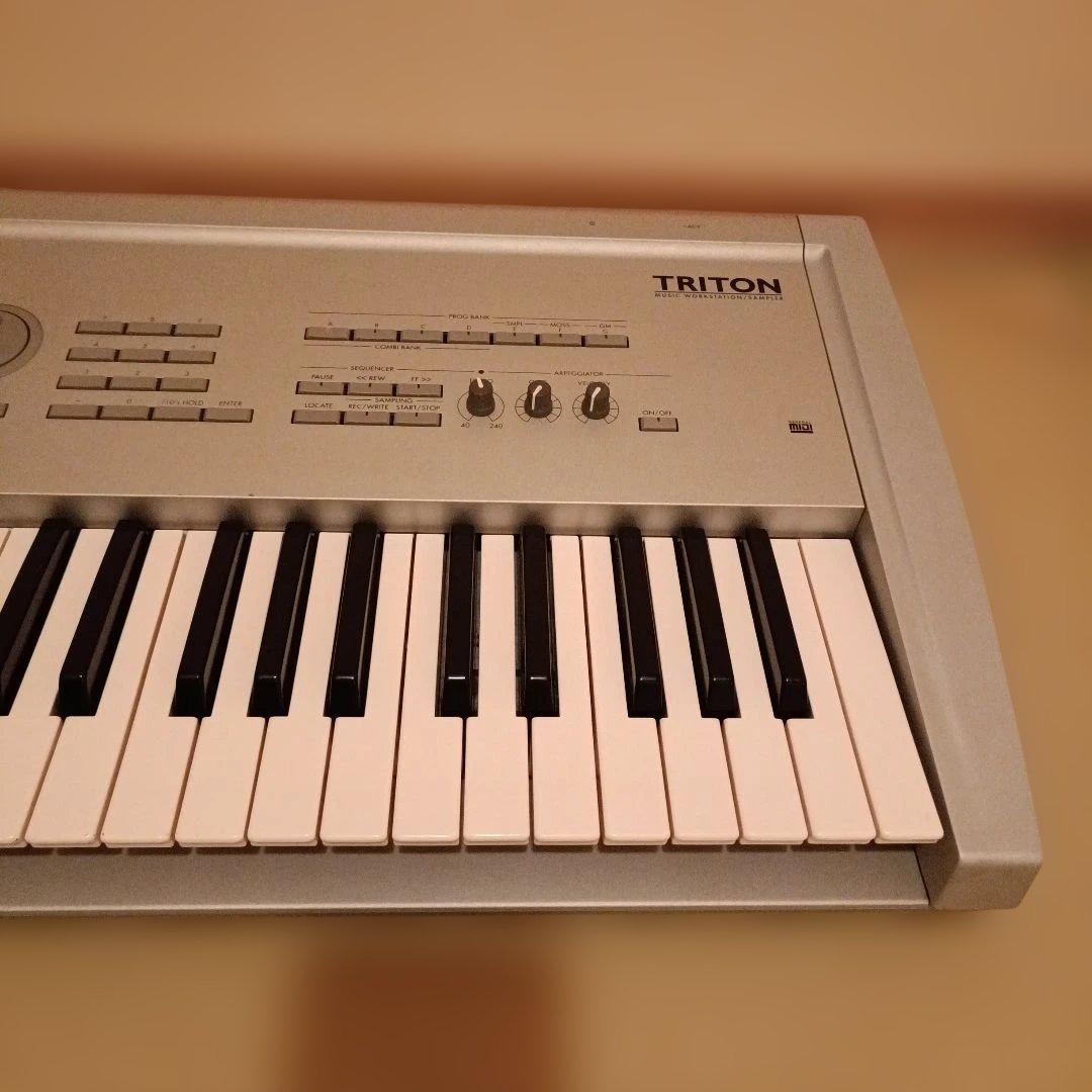 KORG TRITON シンセサイザー 61鍵 コルグ キーボード