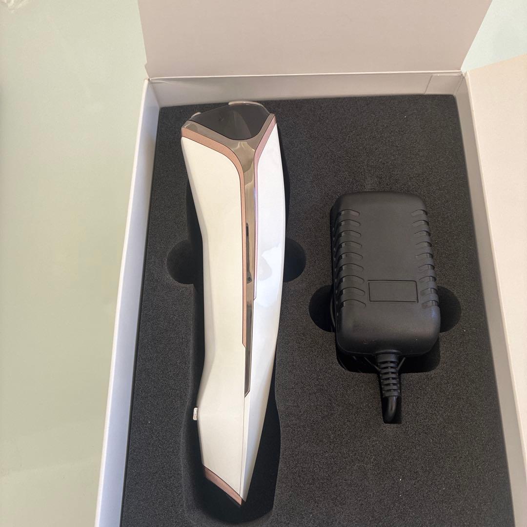 ARTISTIC&CO Dr.アリーヴォ ザ ゼウス プロ　業務用　美顔器