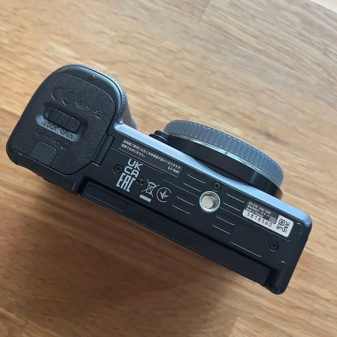 【本日限定値下げ 美品】SONY ZV-E10 カメラボディ カバー付き