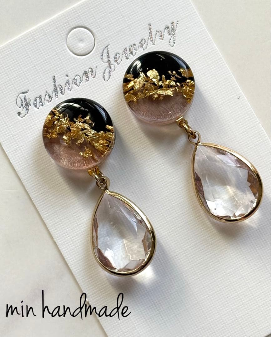 レジン　カボション　ドロップ　ピアス　ハンドメイド　イヤリング変更可