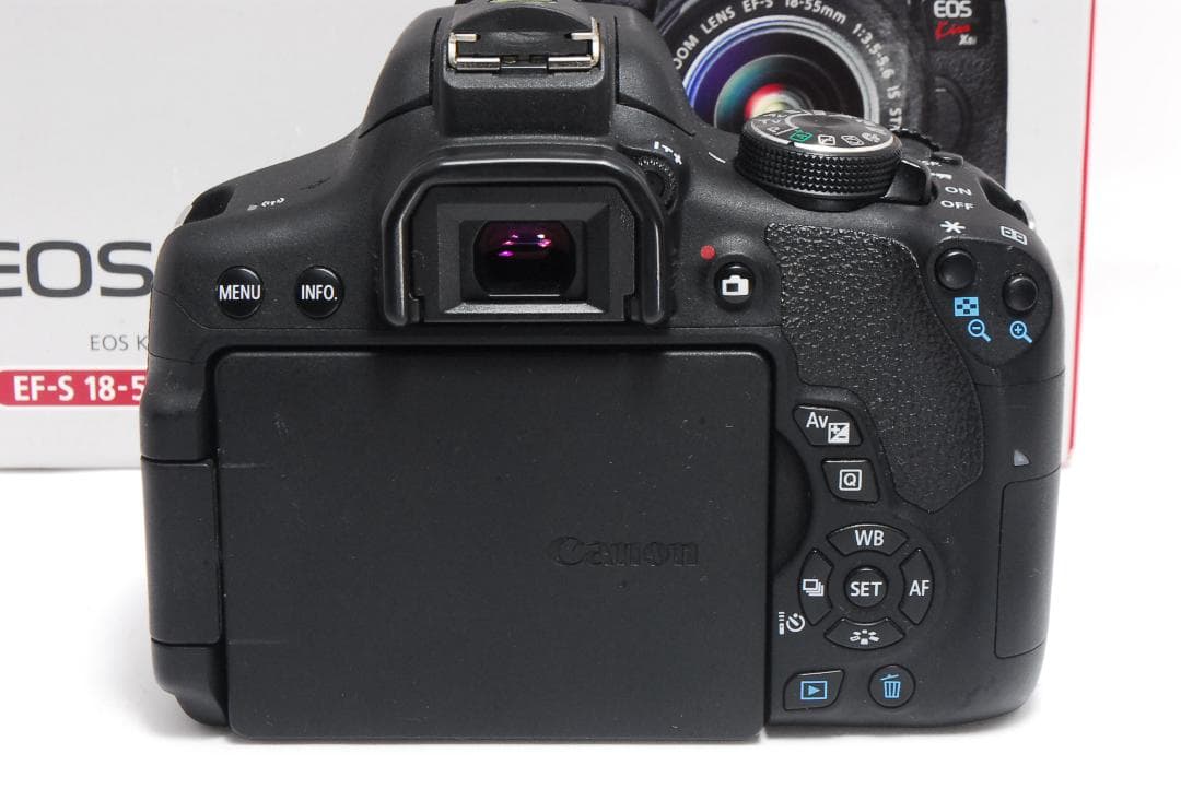 【美品】Canon EOS Kiss X8i レンズキット Wi-Fi搭載