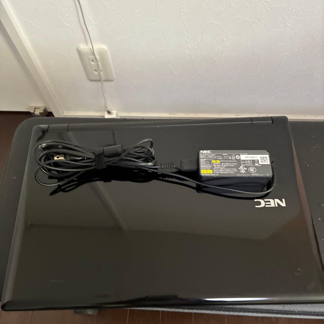 No4 NECノートパソコン　i5-7200U　8GB　SSD500GB