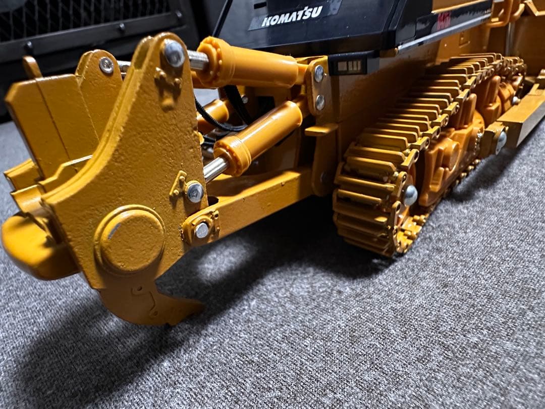 KOMATSU D 475A ブルドーザー　リッパーミニモデル　模型　重機