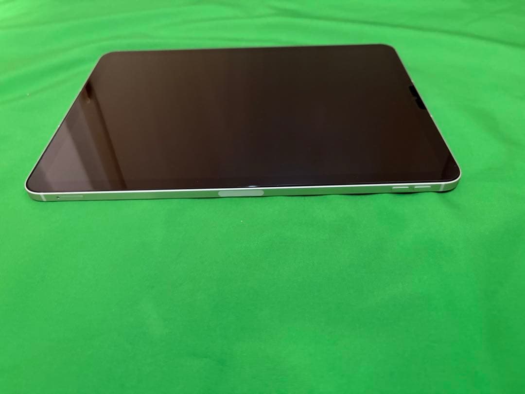 iPad Air（第五世代）Wi-Fi+Cellular 64GB ケース付