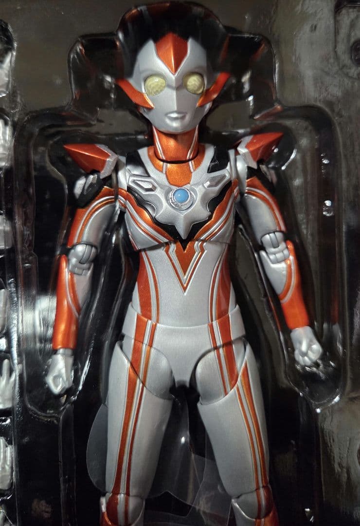 【新品同様】S.H.F ウルトラマンR/B ウルトラウーマン グリージョ