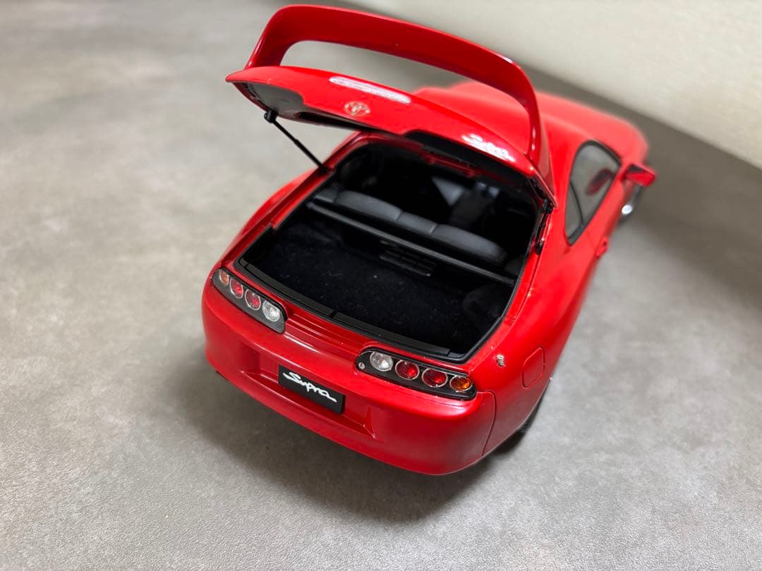 値下げ　トヨタ　スープラ　1/18　LCD