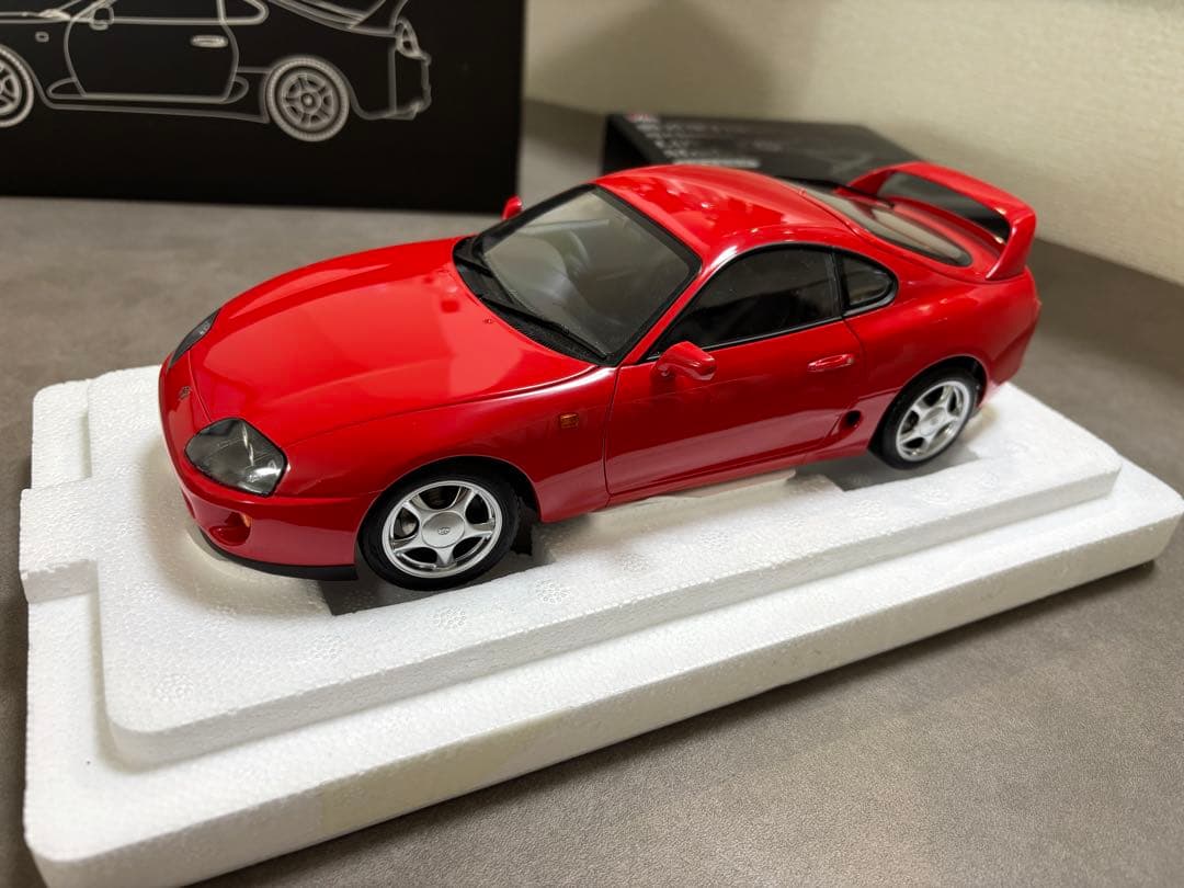 値下げ　トヨタ　スープラ　1/18　LCD