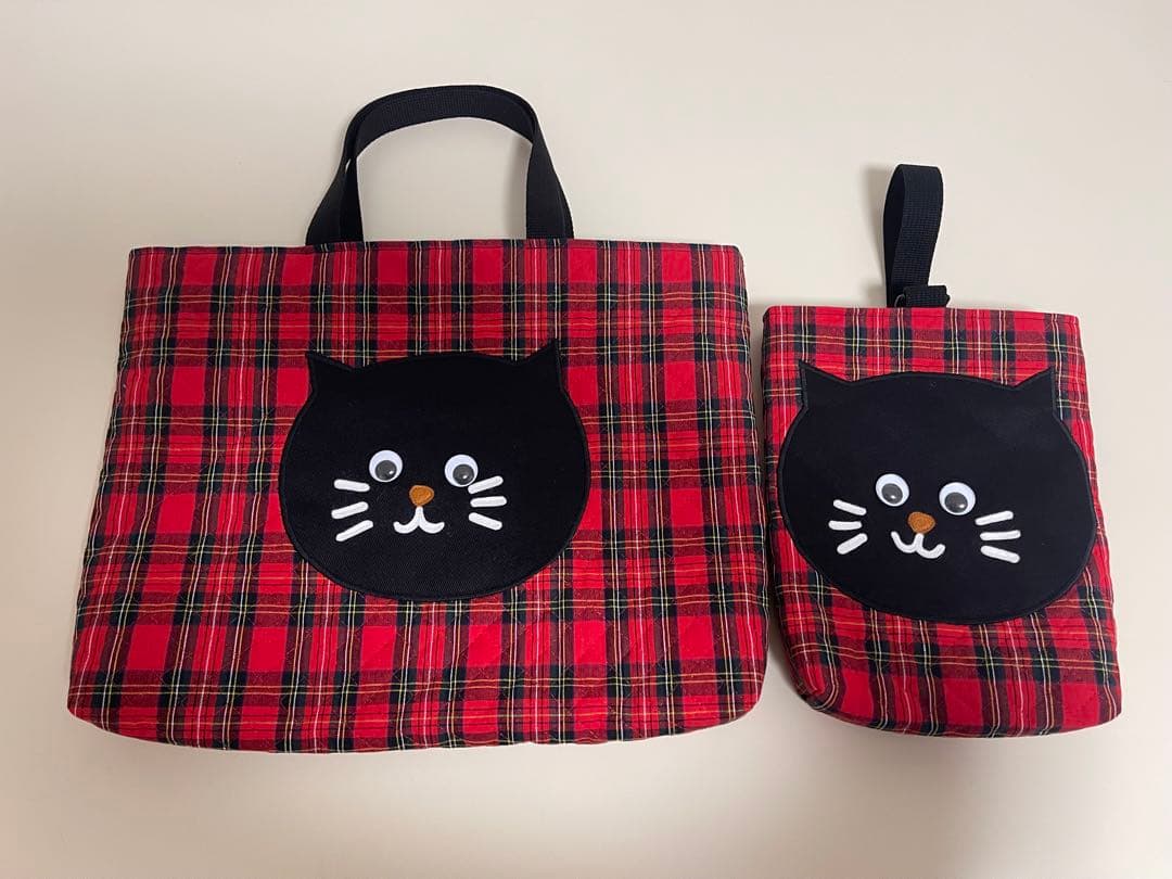 ハンドメイド⭐︎完成品　ネコちゃん　アップリケ　レッスンバッグ　上履き入れセット
