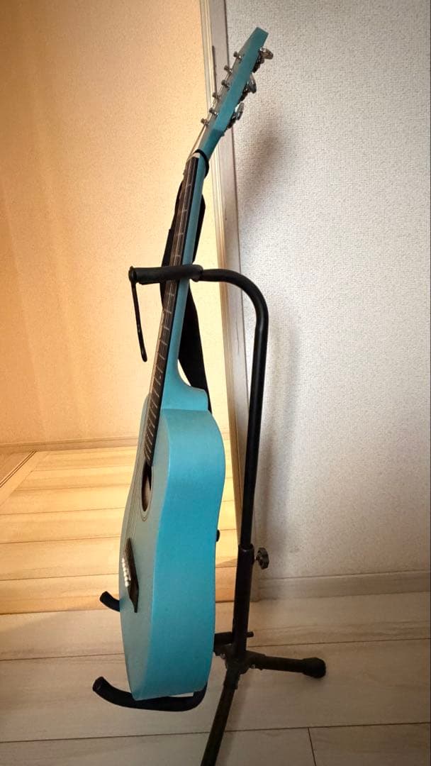 【中古】ミニギター　水色　アコースティックギター