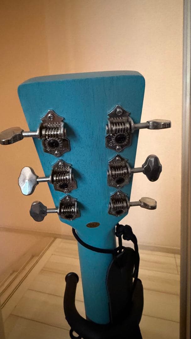 【中古】ミニギター　水色　アコースティックギター