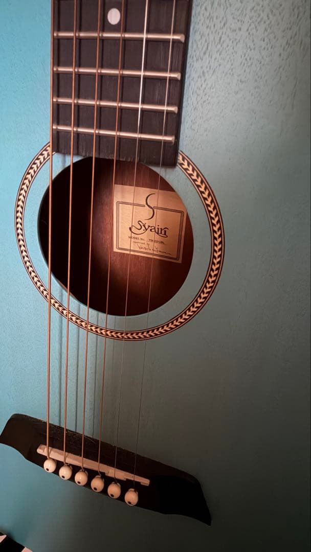 【中古】ミニギター　水色　アコースティックギター