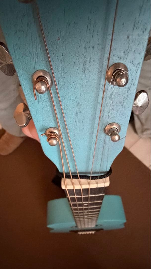 【中古】ミニギター　水色　アコースティックギター