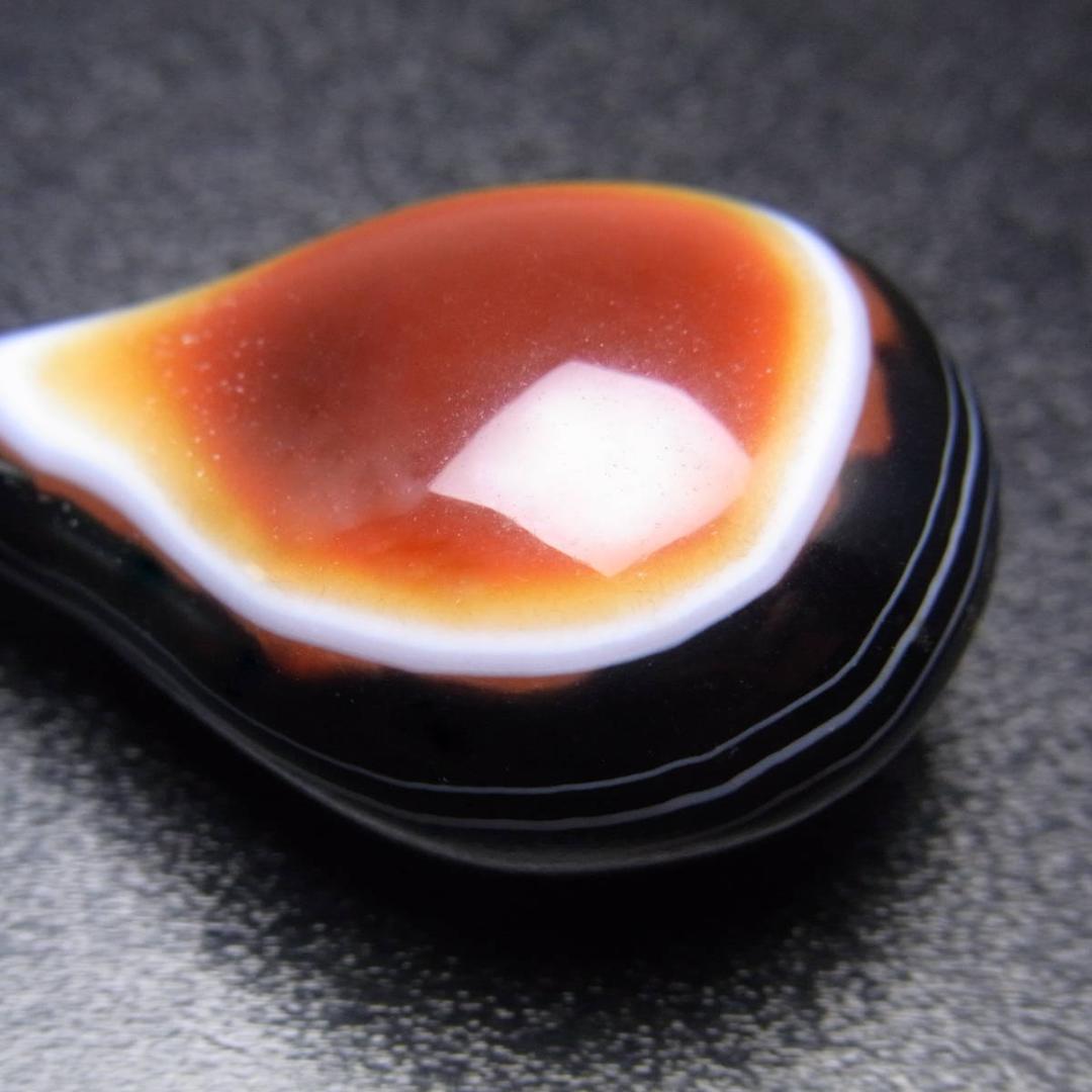 【No,3】天然赤黒縞瑪瑙石の瓶型 壷型天珠 ペンダントヘッド