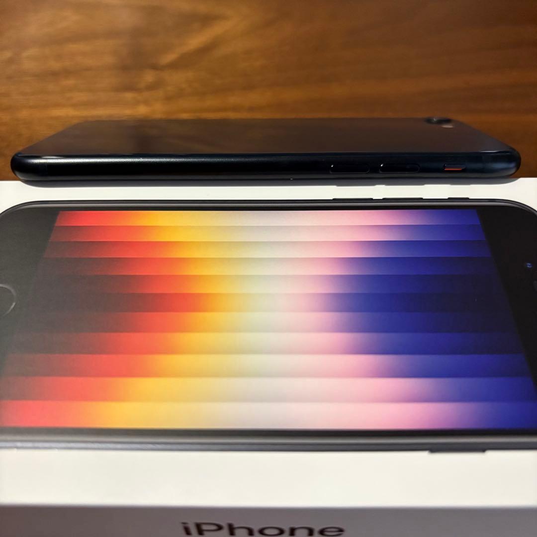 iPhone第3世代 64GB