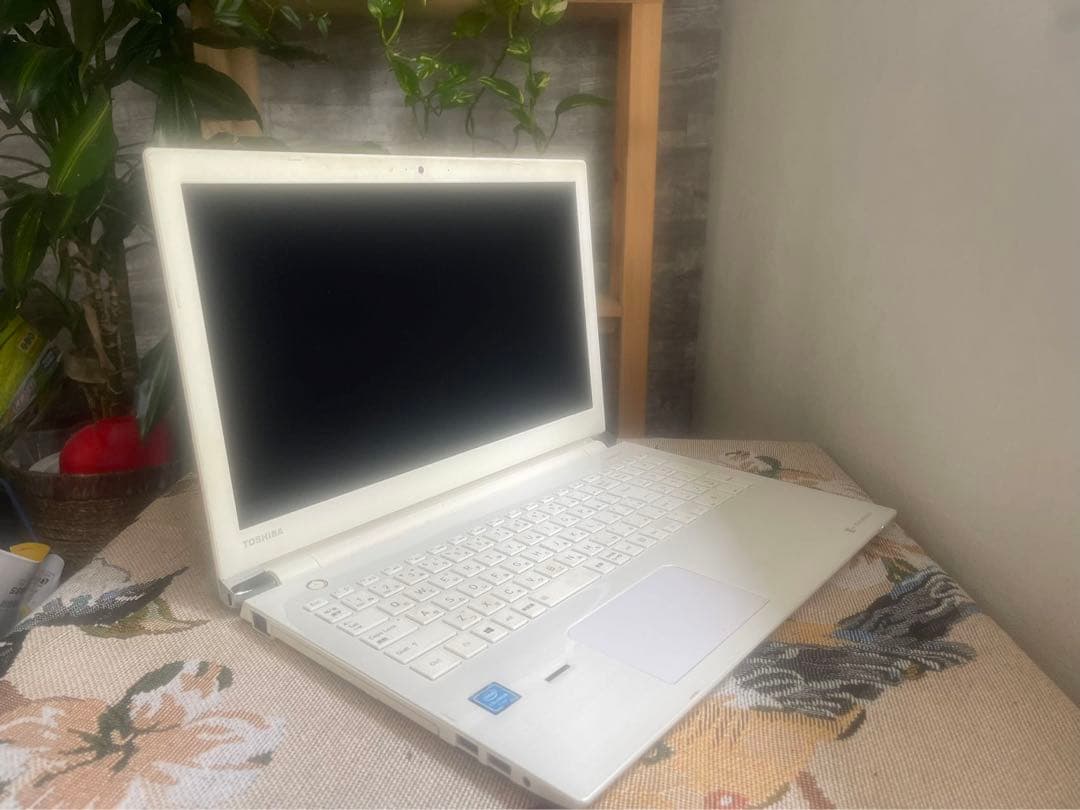 ノ-トパソコン ✨カメラ付き✨すぐに使える Windows11
