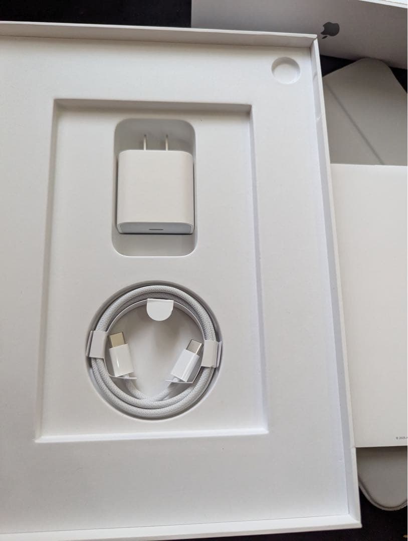 iPad A16 11インチ 128GB シルバー　Wi-Fiモデル