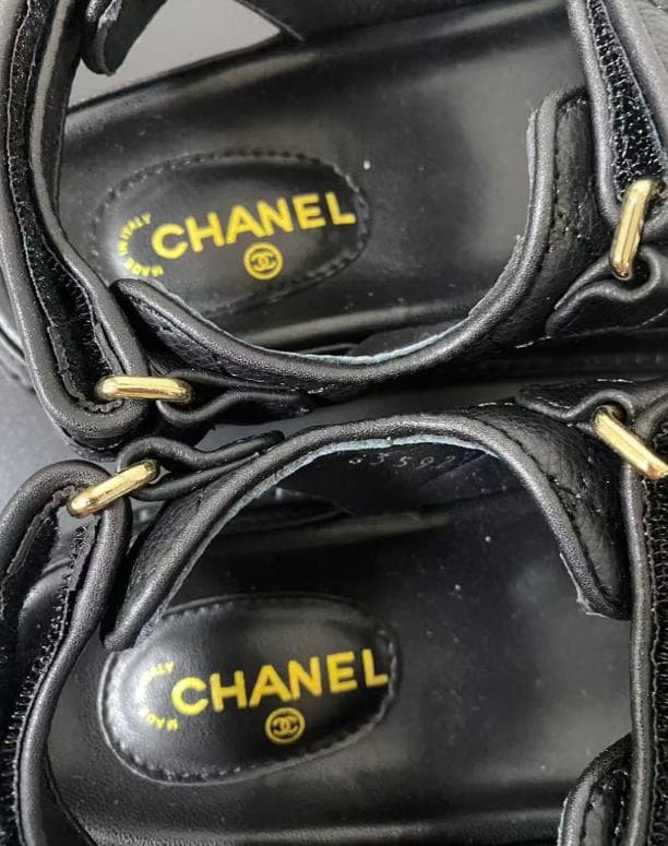 美品~**CHANEL ブラック ストラップサンダル23.5