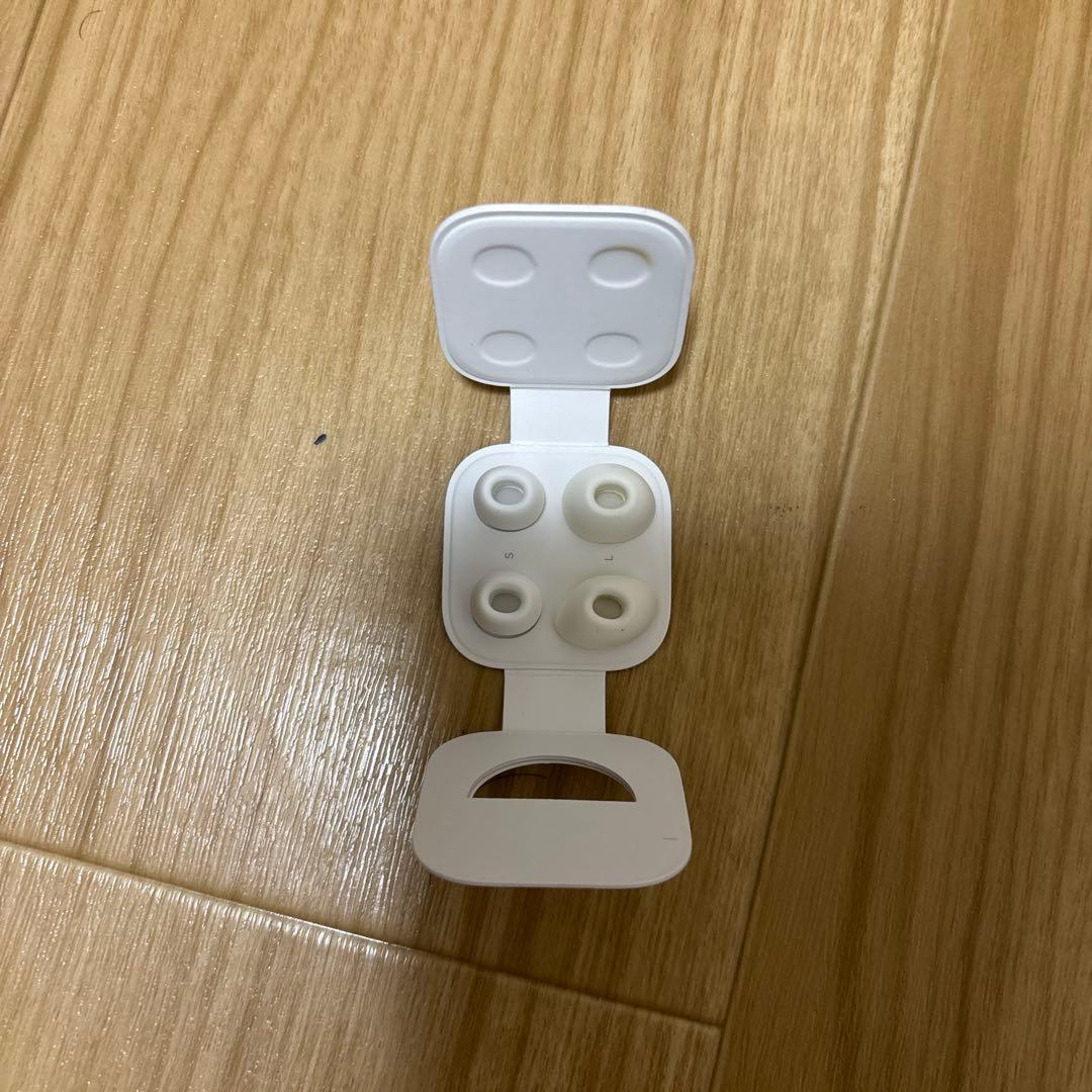 AirPods本体 ホワイト 交換用イヤーチップ付き