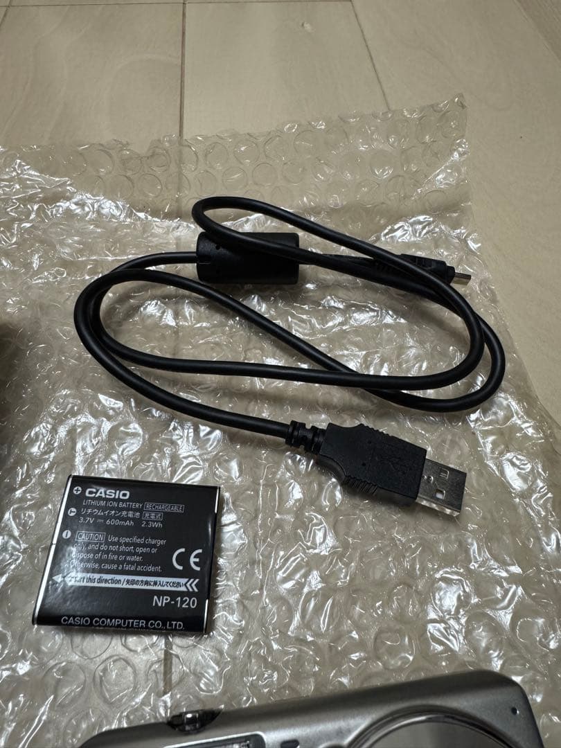 大幅値下げ！CASIO EXILIM EX-Z780 コンパクトデジタルカメラ