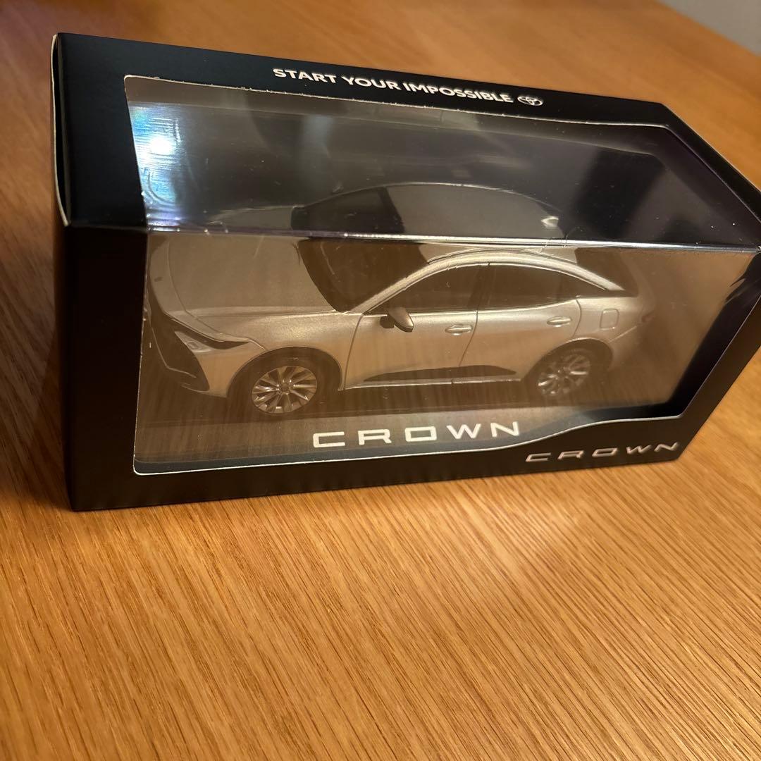 【新品未開封】　トヨタ　クラウン 1/30 カラーサンプル　プレシャスシルバー