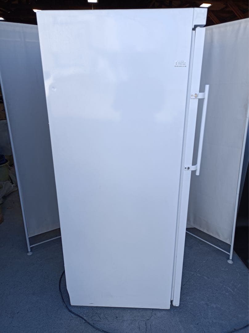 八6757【配送設置料金込み】DAIREI 冷凍庫 472L SD-521