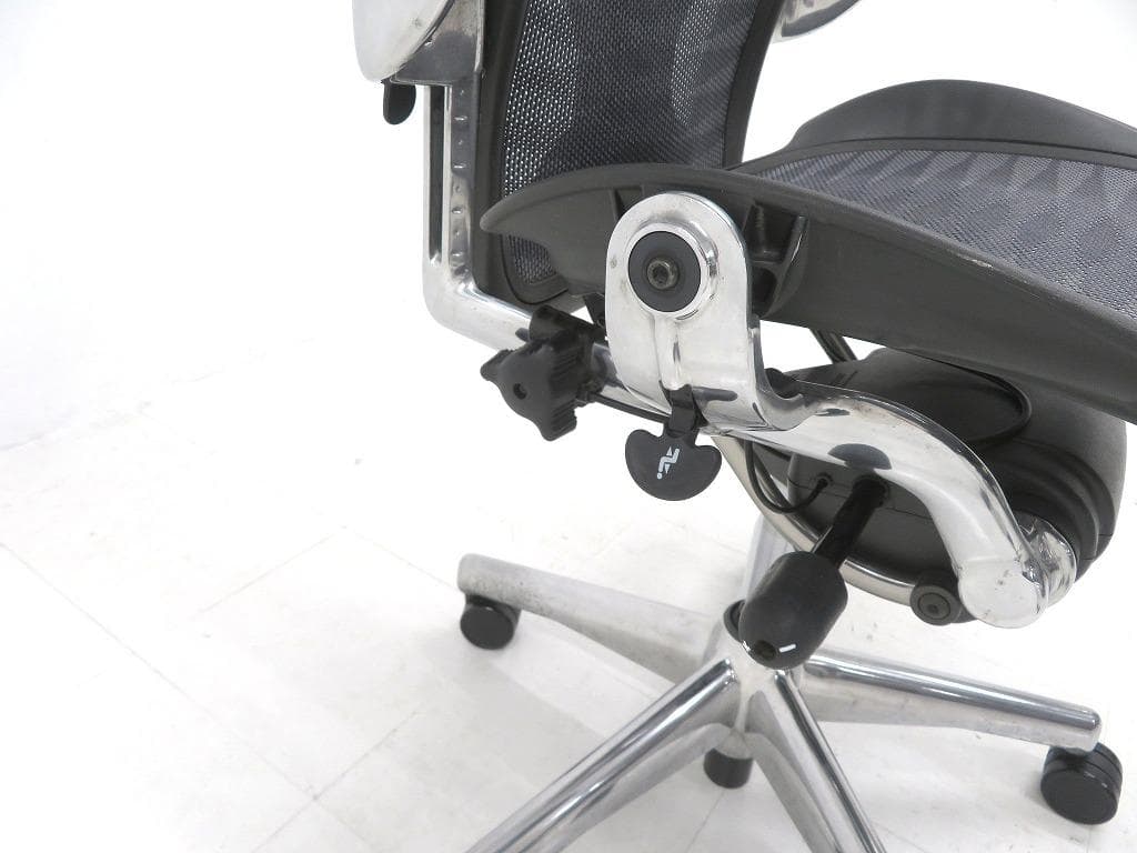 展示品　ハーマンミラー　アーロンチェア　ポリッシュ　Bサイズ　フル装備　事務椅子