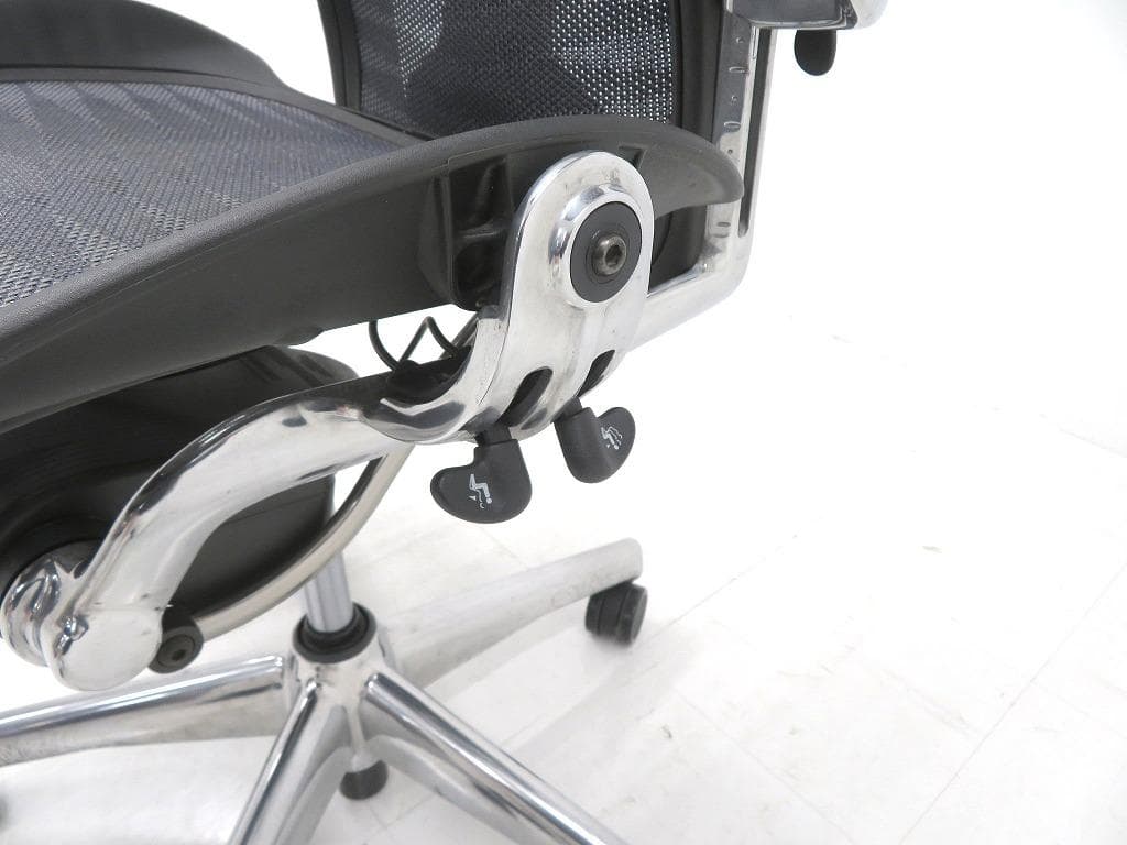 展示品　ハーマンミラー　アーロンチェア　ポリッシュ　Bサイズ　フル装備　事務椅子